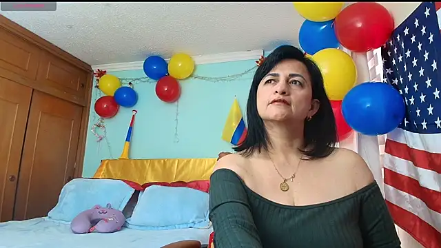 Snapshot of ISABEEL_SOFIA01 chatting on June 24, 2026, 7:02 pm ISABEEL SOFIA01 online show from June 24, 2026, 7:02 pm
