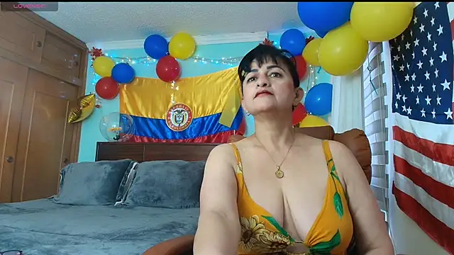 Snapshot of ISABEEL_SOFIA01 chatting on July 10, 2026, 11:57 am ISABEEL SOFIA01 online show from July 10, 2026, 11:57 am