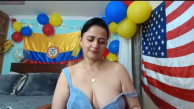 Snapshot of ISABEEL_SOFIA01 chatting on July 11, 2026, 12:13 am ISABEEL SOFIA01 online show from July 11, 2026, 12:13 am