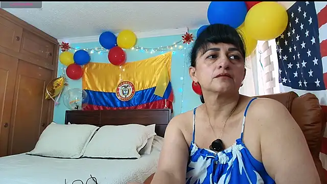 Snapshot of ISABEEL_SOFIA01 chatting on July 14, 2026, 8:03 pm ISABEEL SOFIA01 online show from July 14, 2026, 8:03 pm