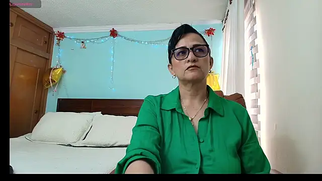 Snapshot of ISABEEL_SOFIA01 chatting on July 18, 2026, 7:39 pm ISABEEL SOFIA01 online show from July 18, 2026, 7:39 pm