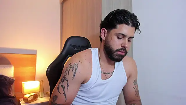 Justyn Torres online show from March 11, 2025, 11:26 pm