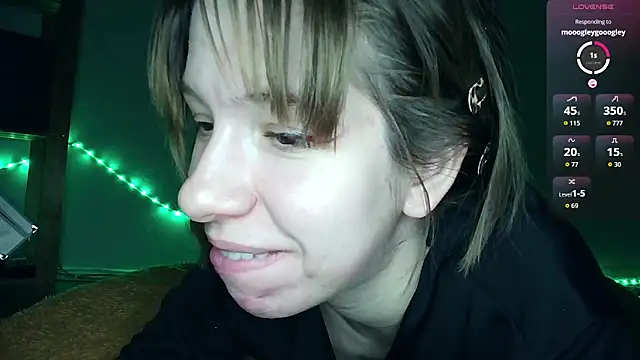 Snapshot of cruellagoth666 chatting on October 4, 2025, 12:30 am cruellagoth666 online show from October 4, 2025, 12:30 am