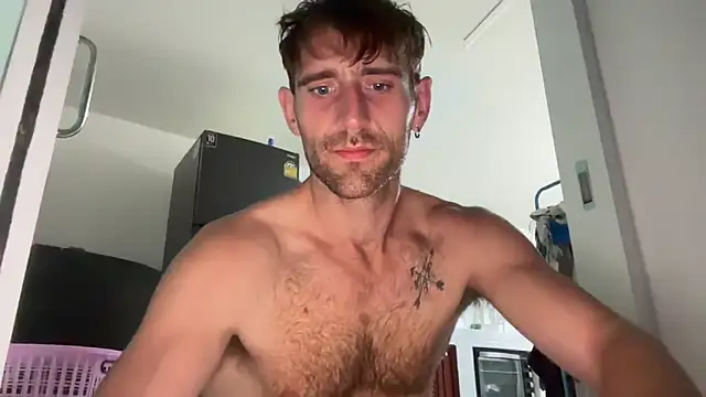 Snapshot of lukegunn chatting on February 21, 2025, 11:21 pm lukegunn online show from February 21, 2025, 11:21 pm