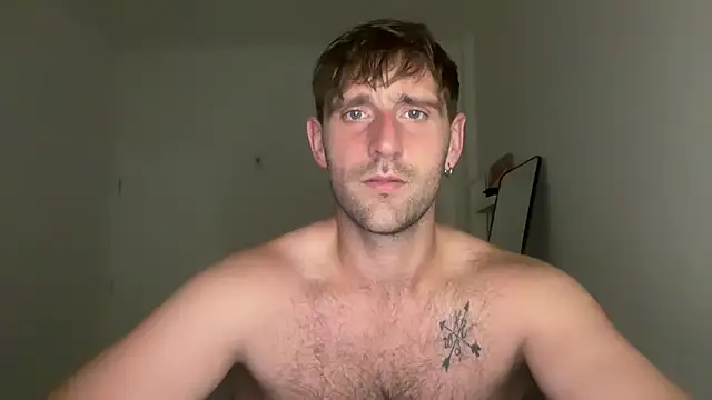 Snapshot of lukegunn chatting on July 11, 2026, 10:44 pm lukegunn online show from July 11, 2026, 10:44 pm