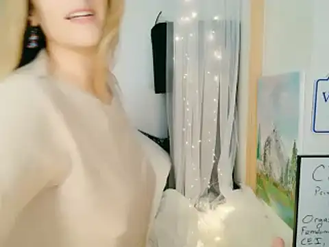 Snapshot of victorialotus chatting on September 25, 2025, 6:17 am victorialotus online show from September 25, 2025, 6:17 am