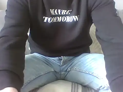 aroj95 online show from February 19, 2026, 8:43 am