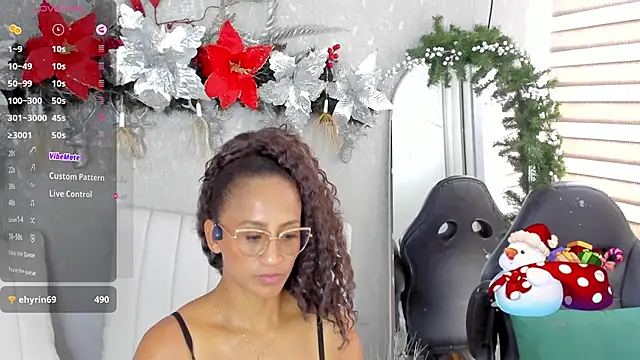 Snapshot of EmmaFerrary chatting on December 2, 2025, 6:36 pm EmmaFerrary online show from December 2, 2025, 6:36 pm