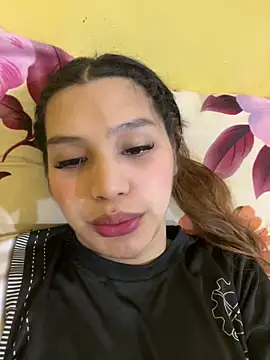 Snapshot of ObsessionAmber chatting on October 26, 2025, 5:52 pm ObsessionAmber online show from October 26, 2025, 5:52 pm