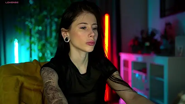 Snapshot of Your_Nicolett chatting on February 18, 2025, 2:16 am Your Nicolett online show from February 18, 2025, 2:16 am