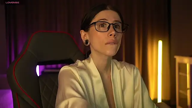 Snapshot of Your_Nicolett chatting on December 17, 2025, 12:27 am Your Nicolett online show from December 17, 2025, 12:27 am