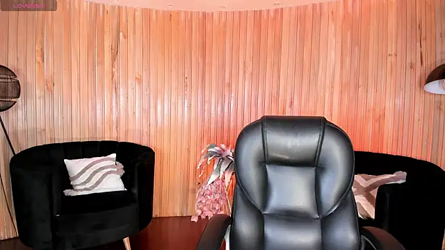 Snapshot of NickyLawson chatting on August 2, 2026, 4:22 am NickyLawson online show from August 2, 2026, 4:22 am