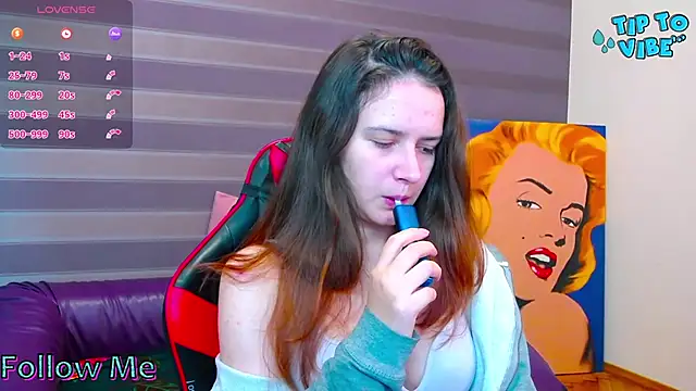 iris nikhols online show from October 19, 2025, 11:49 pm