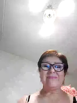 Snapshot of Fire_Night chatting on March 18, 2025, 2:26 pm Fire Night online show from March 18, 2025, 2:26 pm