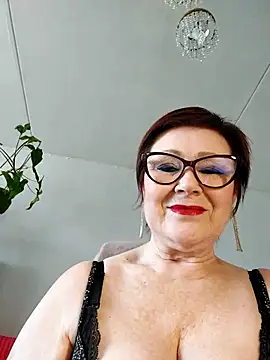 Snapshot of Fire_Night chatting on September 14, 2025, 8:46 am Fire Night online show from September 14, 2025, 8:46 am