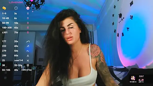 Snapshot of MichelleSwanX chatting on September 26, 2025, 6:12 pm MichelleSwanX online show from September 26, 2025, 6:12 pm