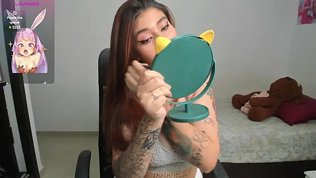 Snapshot of evelyx69x chatting on March 6, 2025, 9:20 pm evelyx69x online show from March 6, 2025, 9:20 pm