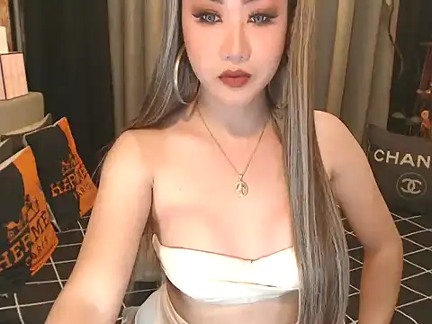 Snapshot of JustForCassie chatting on May 24, 2026, 3:22 am JustForCassie online show from May 24, 2026, 3:22 am