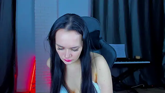 QueenAliss online show from February 11, 2025, 2:24 pm