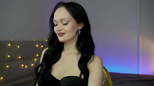 Snapshot of QueenAliss chatting on June 12, 2026, 6:34 am QueenAliss online show from June 12, 2026, 6:34 am