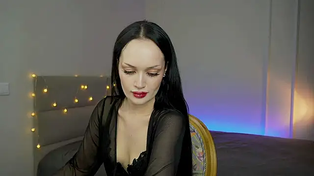 QueenAliss online show from July 5, 2026, 1:18 pm
