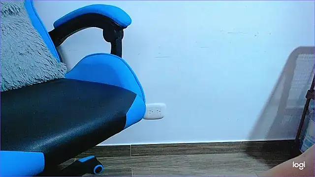 klylls squirt  online show from February 11, 2025, 3:08 am