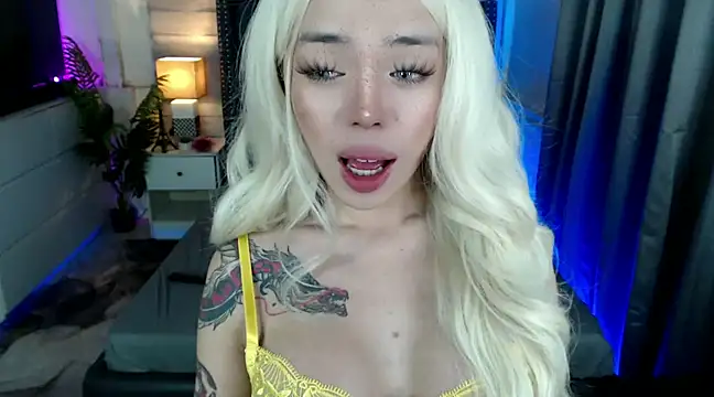 Snapshot of SweetCheska19 chatting on January 22, 2025, 11:53 pm SweetCheska19 online show from January 22, 2025, 11:53 pm