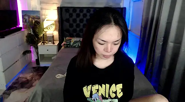 Snapshot of SweetCheska19 chatting on February 9, 2025, 3:53 am SweetCheska19 online show from February 9, 2025, 3:53 am