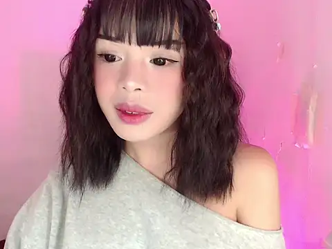 SweetCheska19 online show from May 5, 2026, 1:19 pm