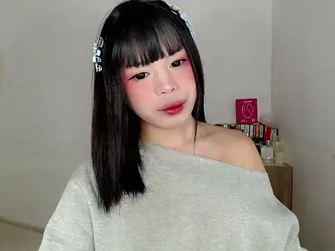 SweetCheska19 online show from May 28, 2026, 1:52 pm