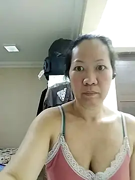 Snapshot of Sweet_Lady30 chatting on March 16, 2025, 7:06 pm Sweet Lady30 online show from March 16, 2025, 7:06 pm