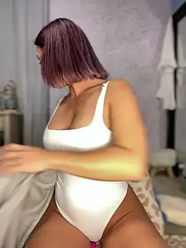 Snapshot of AprilRae_ chatting on January 17, 2026, 6:18 am AprilRae online show from January 17, 2026, 6:18 am