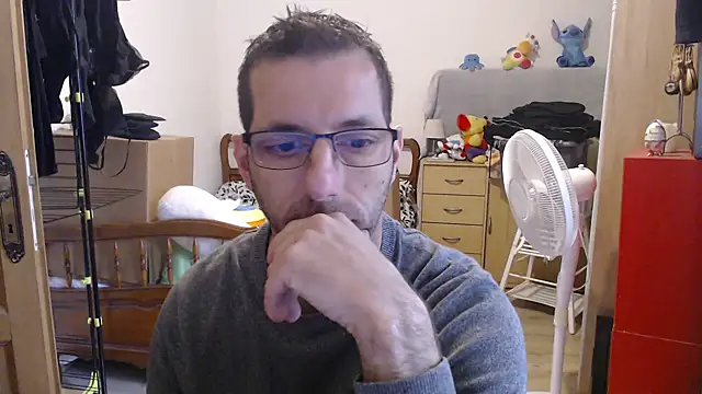 steph19x5 online show from December 4, 2025, 10:57 am