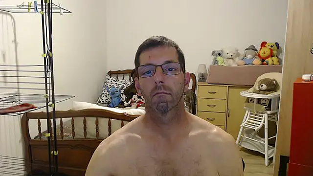 steph19x5 online show from May 13, 2026, 8:27 pm