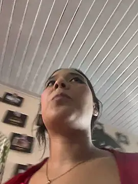 Snapshot of Little_Amber6 chatting on January 24, 2025, 11:12 pm Little Amber6 online show from January 24, 2025, 11:12 pm