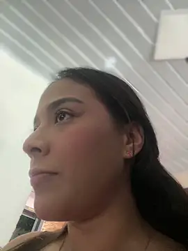 Snapshot of Little_Amber6 chatting on February 27, 2025, 8:20 pm Little Amber6 online show from February 27, 2025, 8:20 pm