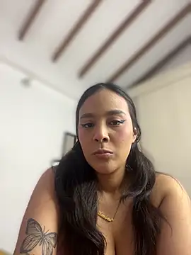 Snapshot of Little_Amber6 chatting on March 12, 2025, 8:52 pm Little Amber6 online show from March 12, 2025, 8:52 pm