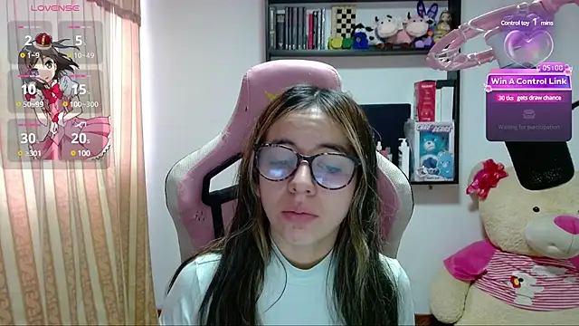 Snapshot of Maggie_Fox3 chatting on December 17, 2024, 9:16 pm Maggie Fox3 online show from December 17, 2024, 9:16 pm