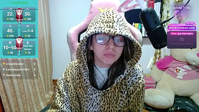 Snapshot of Maggie_Fox3 chatting on January 1, 2025, 4:29 am Maggie Fox3 online show from January 1, 2025, 4:29 am