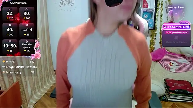 Snapshot of Maggie_Fox3 chatting on January 6, 2025, 6:47 am Maggie Fox3 online show from January 6, 2025, 6:47 am