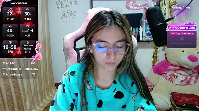 Snapshot of Maggie_Fox3 chatting on January 6, 2025, 9:52 am Maggie Fox3 online show from January 6, 2025, 9:52 am