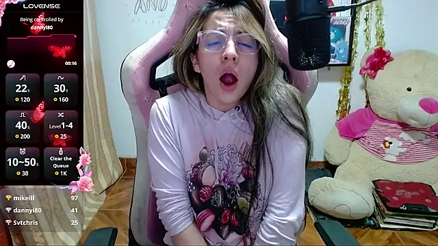 Snapshot of Maggie_Fox3 chatting on January 11, 2025, 3:55 am Maggie Fox3 online show from January 11, 2025, 3:55 am