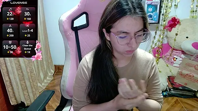 Snapshot of Maggie_Fox3 chatting on January 24, 2025, 11:56 pm Maggie Fox3 online show from January 24, 2025, 11:56 pm