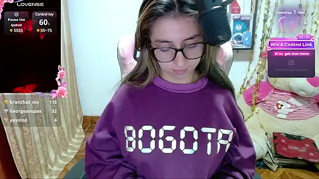 Snapshot of Maggie_Fox3 chatting on January 30, 2025, 4:27 am Maggie Fox3 online show from January 30, 2025, 4:27 am