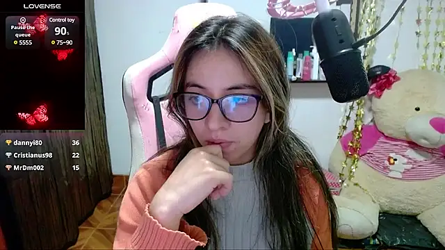 Snapshot of Maggie_Fox3 chatting on February 9, 2025, 6:11 am Maggie Fox3 online show from February 9, 2025, 6:11 am