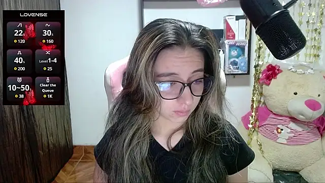 Snapshot of Maggie_Fox3 chatting on February 24, 2025, 3:02 am Maggie Fox3 online show from February 24, 2025, 3:02 am