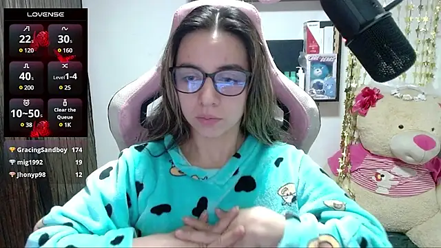 Snapshot of Maggie_Fox3 chatting on February 24, 2025, 6:05 am Maggie Fox3 online show from February 24, 2025, 6:05 am