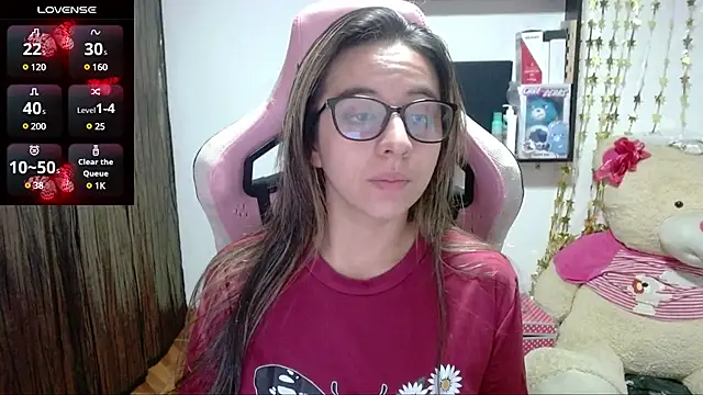 Snapshot of Maggie_Fox3 chatting on March 13, 2025, 1:21 am Maggie Fox3 online show from March 13, 2025, 1:21 am