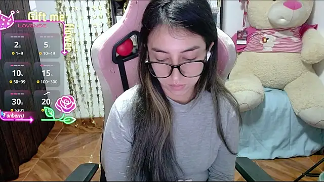 Snapshot of Maggie_Fox3 chatting on September 27, 2025, 2:49 am Maggie Fox3 online show from September 27, 2025, 2:49 am