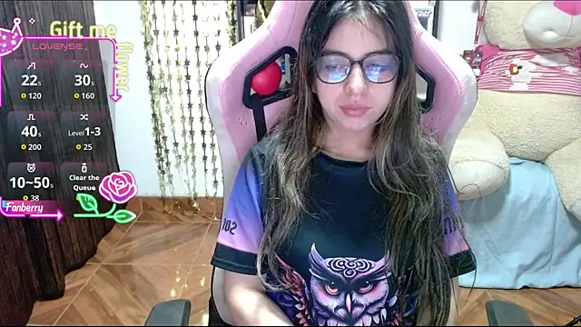 Snapshot of Maggie_Fox3 chatting on September 28, 2025, 4:07 am Maggie Fox3 online show from September 28, 2025, 4:07 am